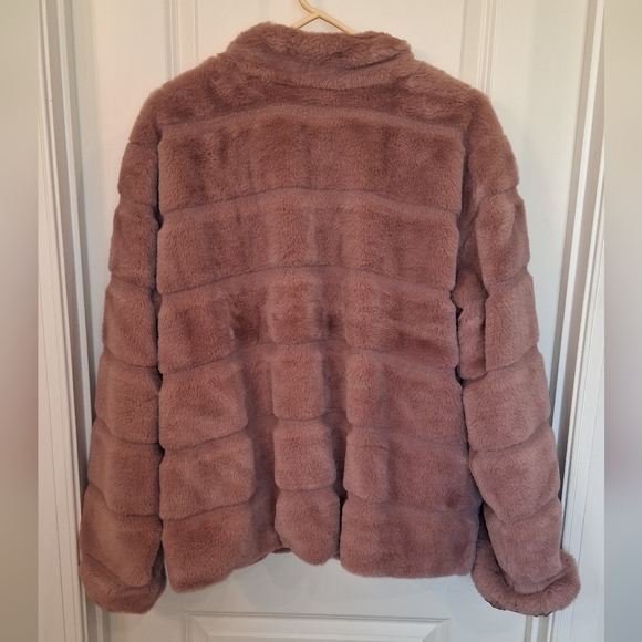 Time and Tru Rose Mauve Faux Fur Zip Jacket - Picture 2 of 4
